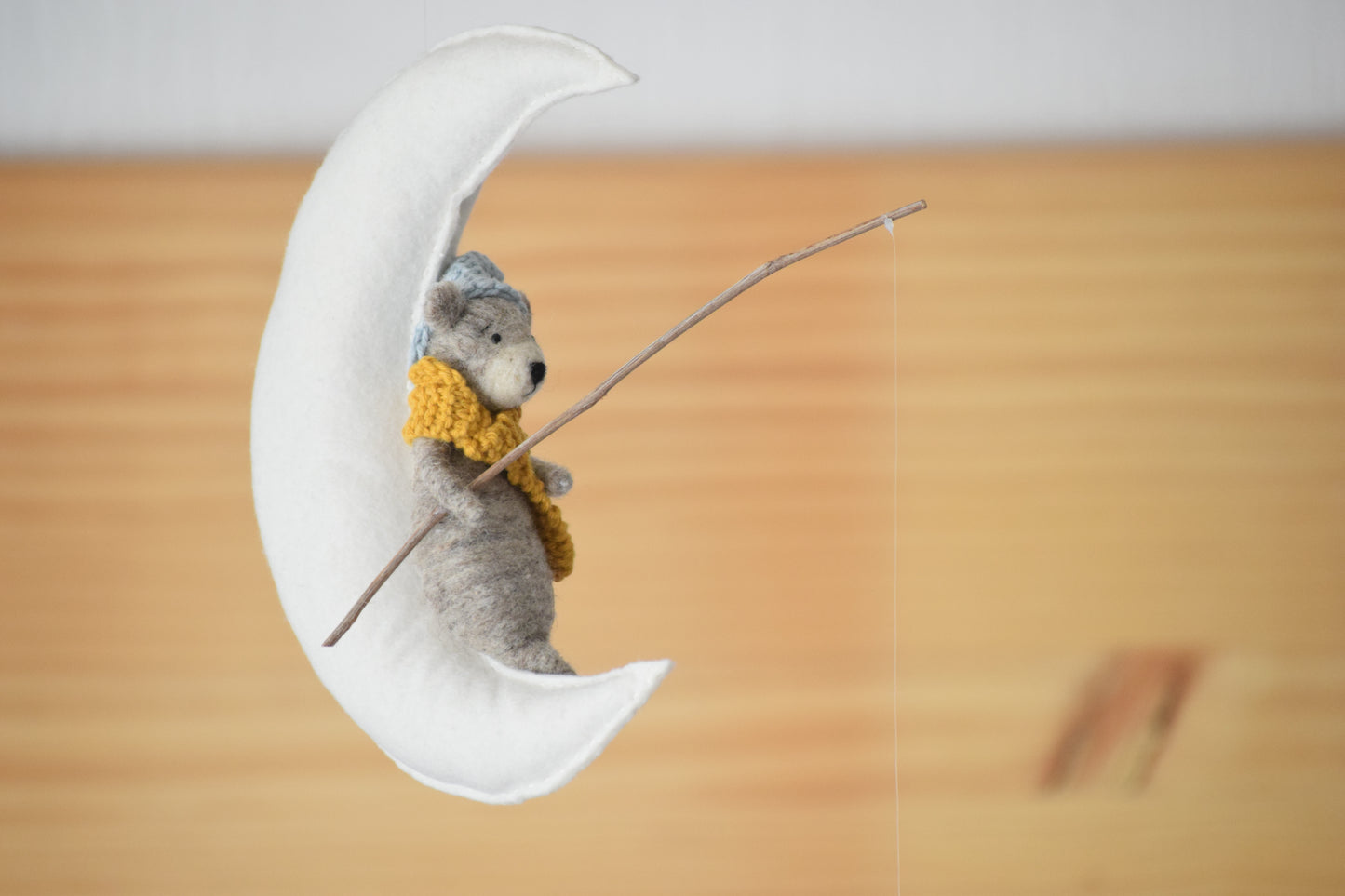 Móvil Oso Luna Gris Claro M