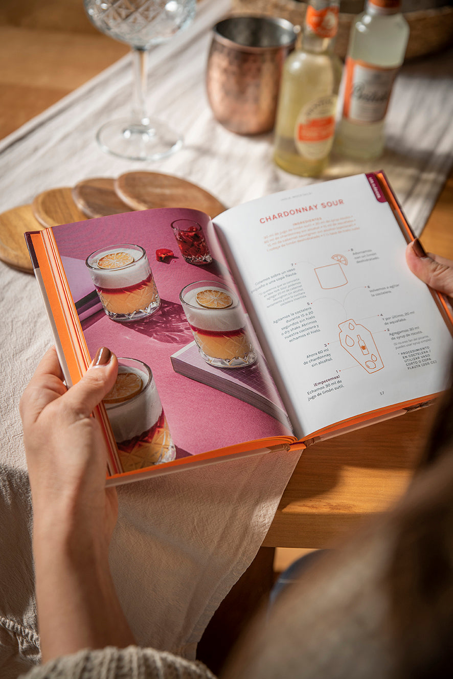 Libro ¡Hola Mocktails! de Manu Iturrieta