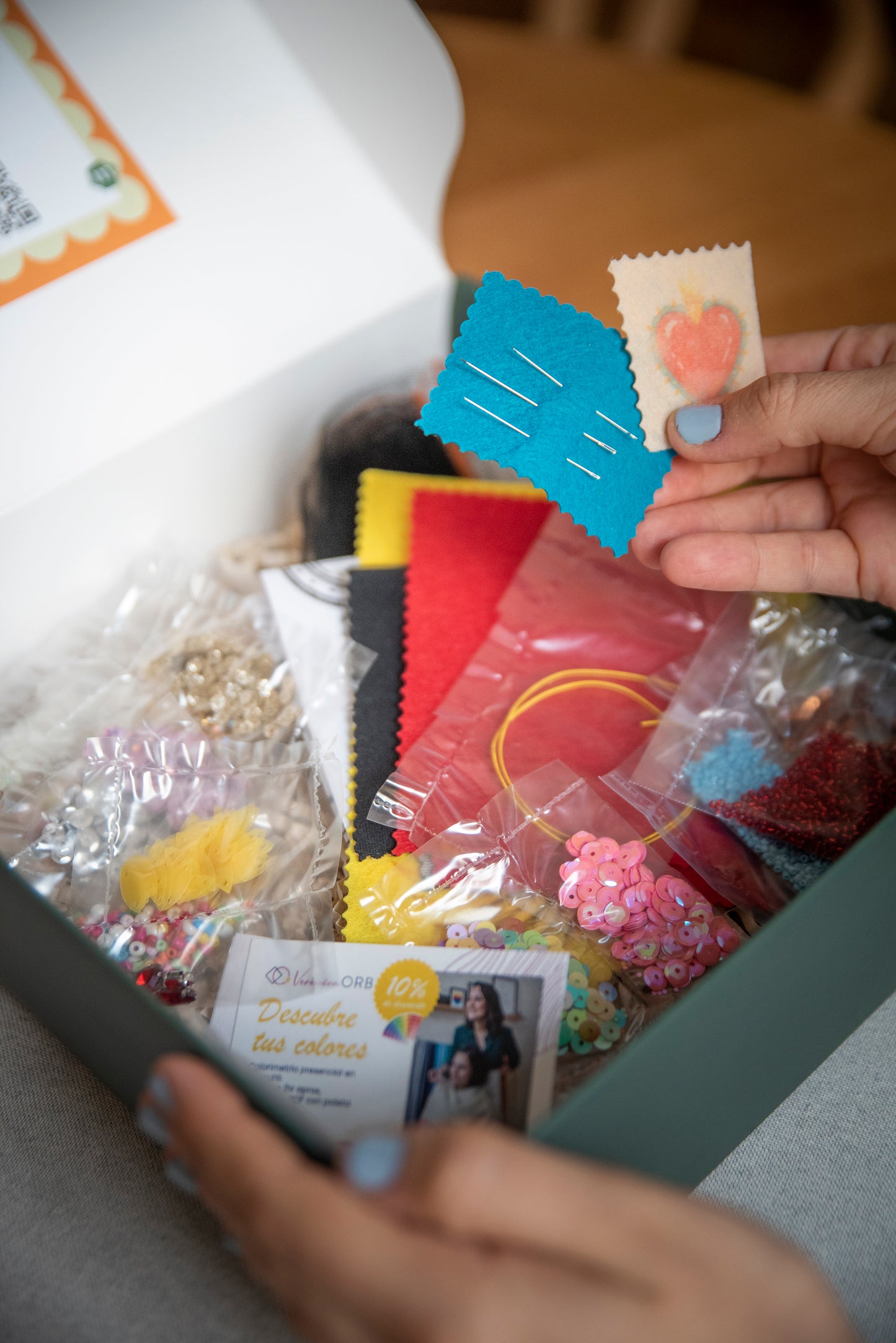 Caja Aprendo con taller de pedrería