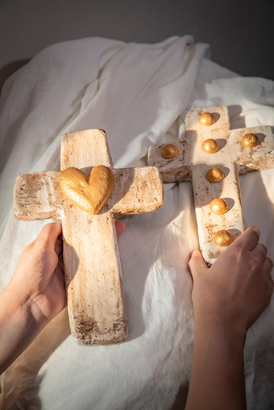 Adorno de corazón Cruces de Papel Maché