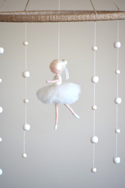 Móvil bailarina