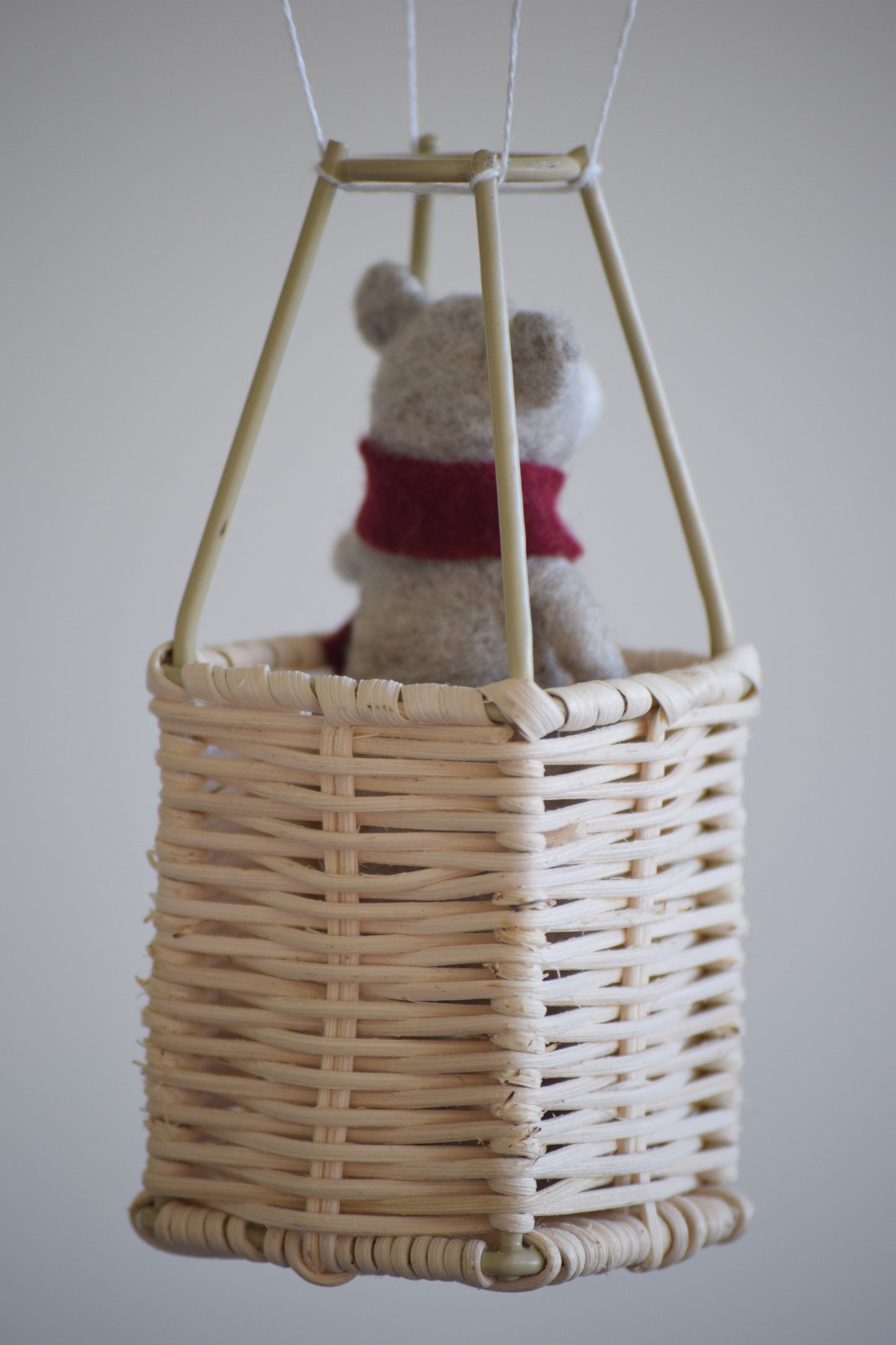 Móvil globo aerostático con osito