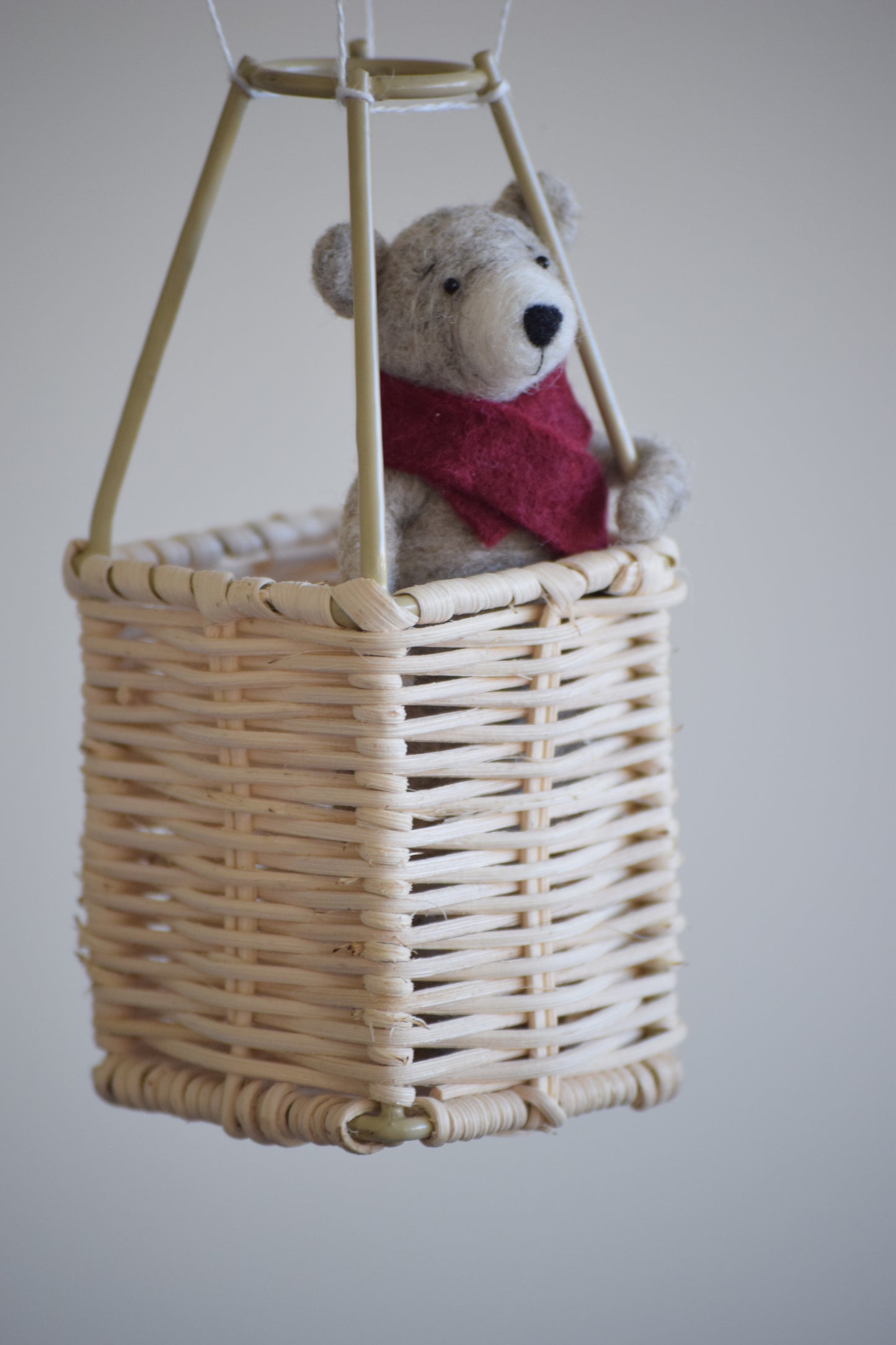 Móvil globo aerostático con osito