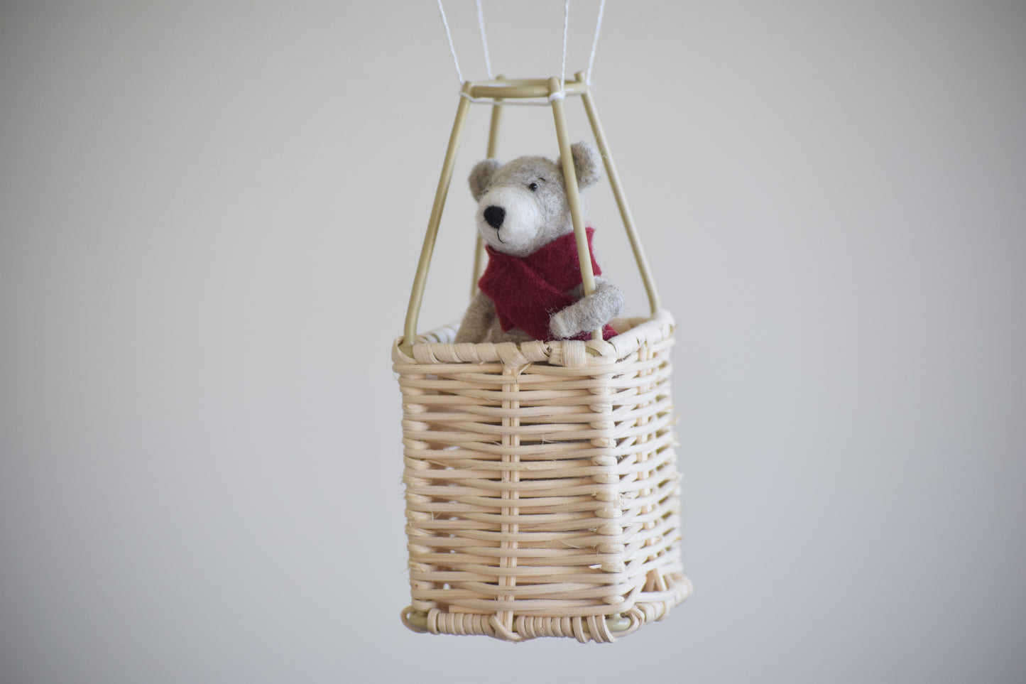 Móvil globo aerostático con osito