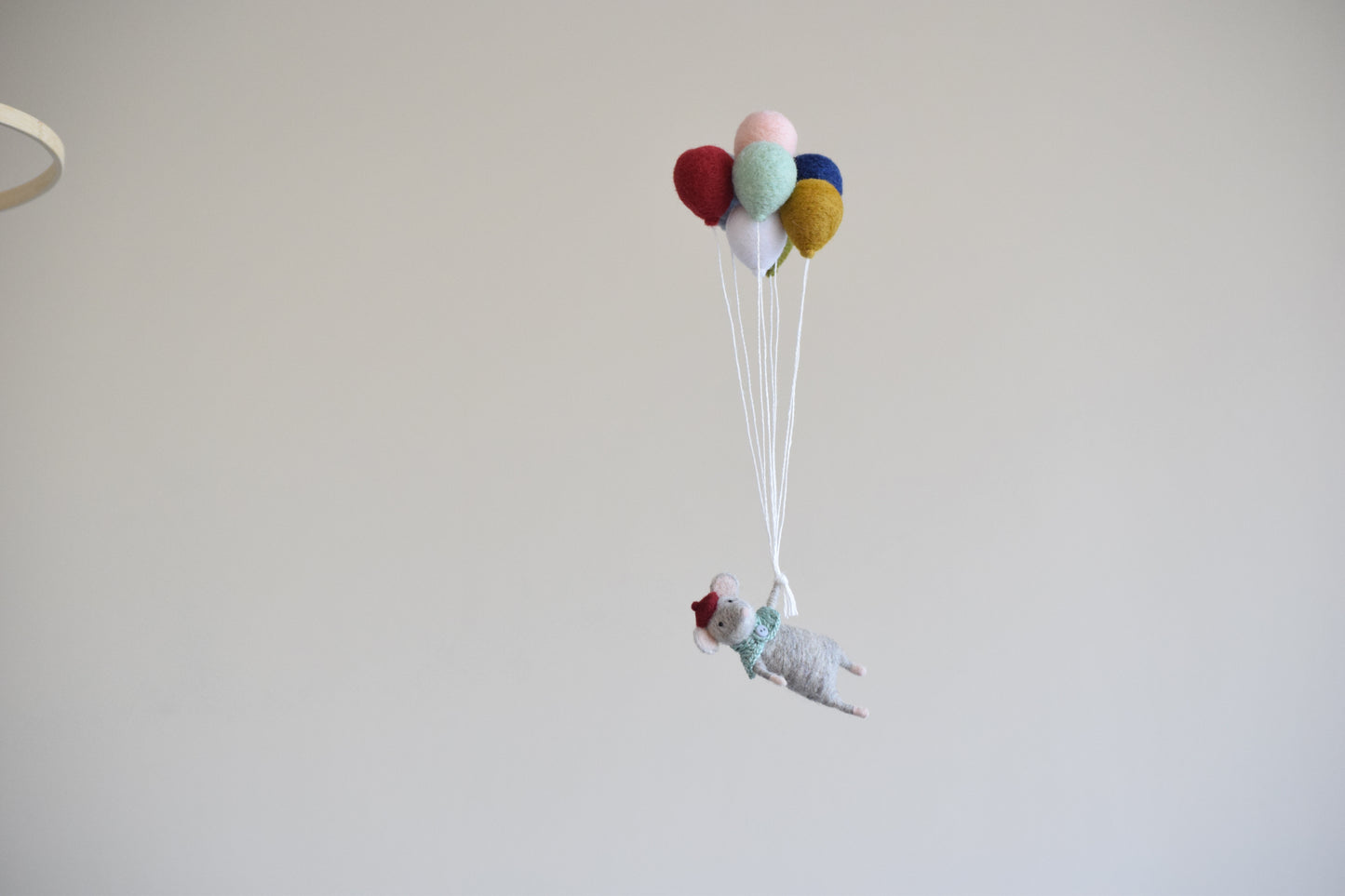 Móvil ratón con globos