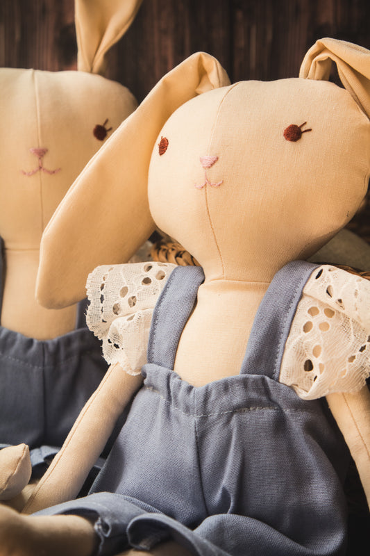 Conejita de lino orejas largas