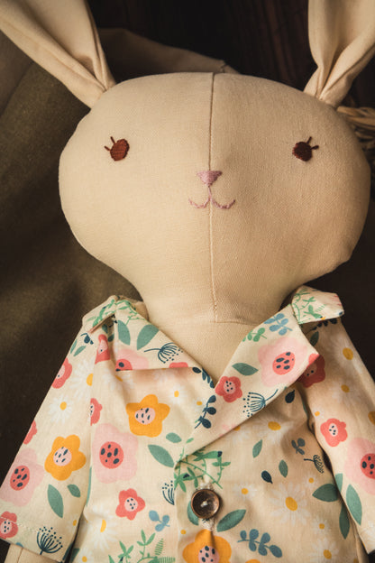 Conejita de lino orejas cortas