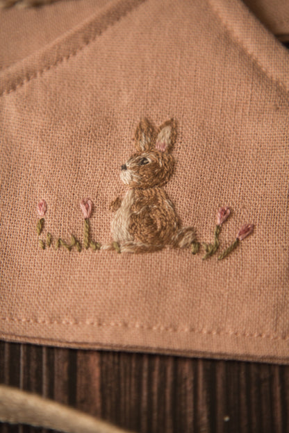 Coronita cumpleaños conejito bordada