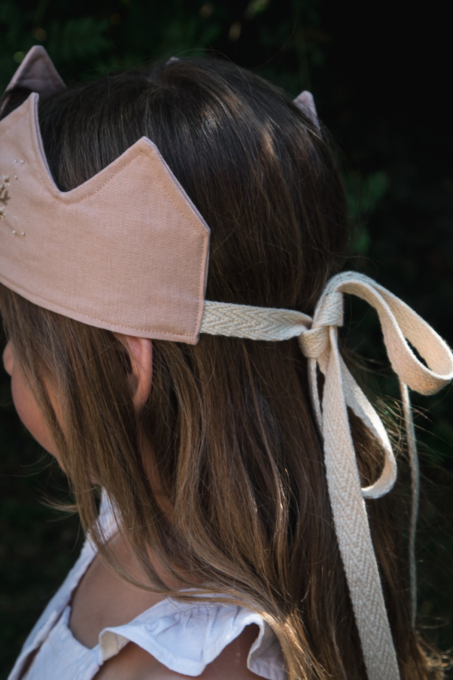 Coronita cumpleaños conejito bordada