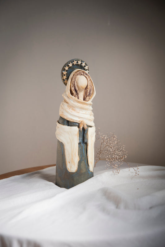 Virgen de cerámica manto blanco