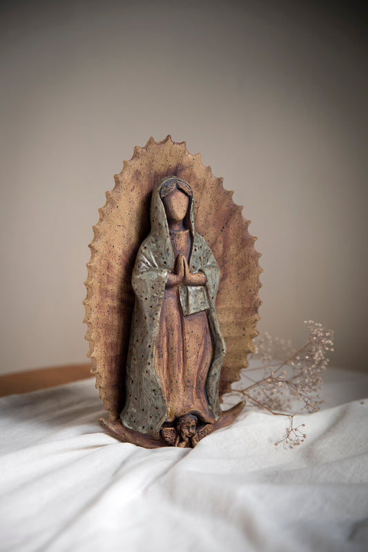 Virgen de cerámica Guadalupe