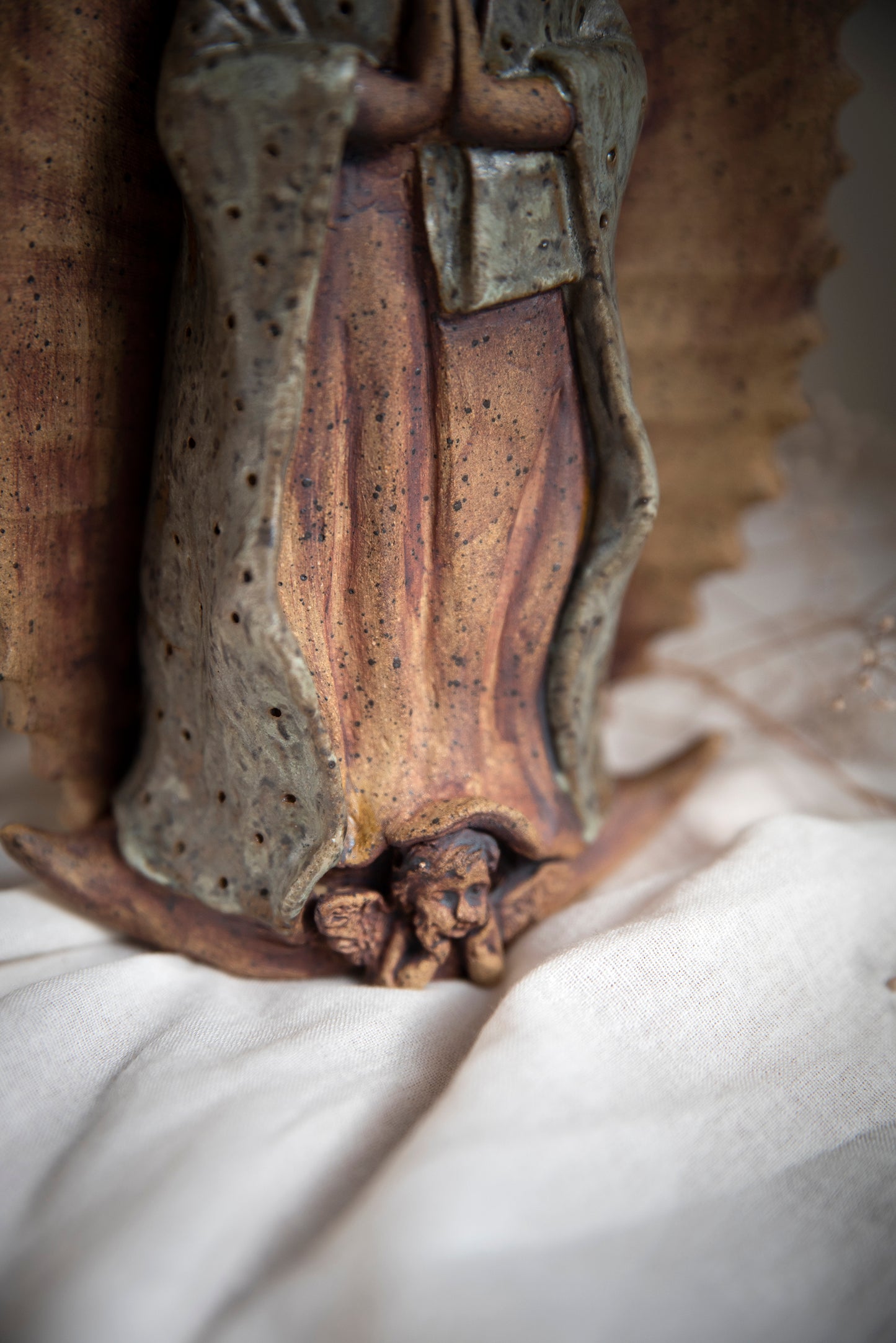 Virgen de cerámica Guadalupe