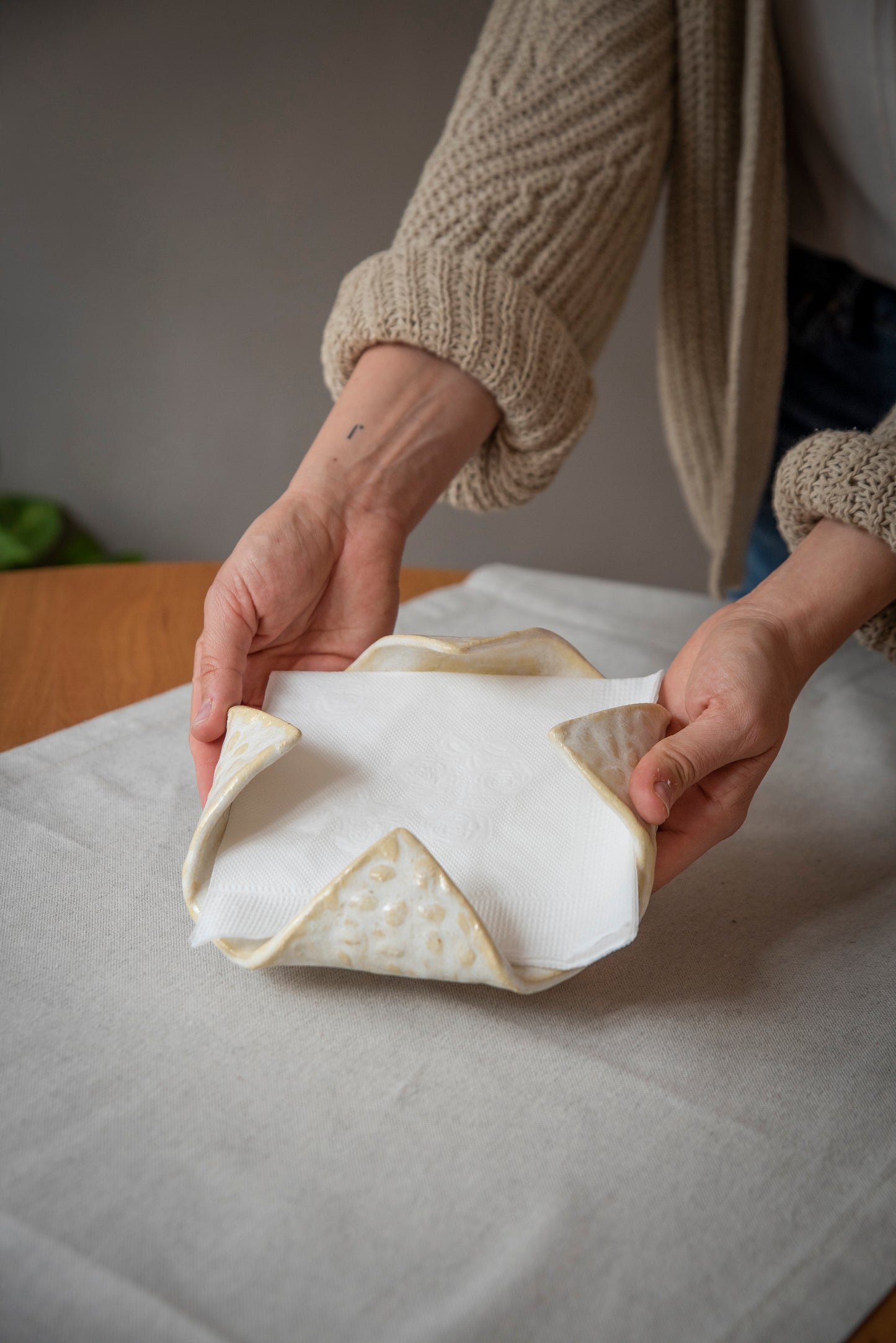 Servilletero cerámica gres