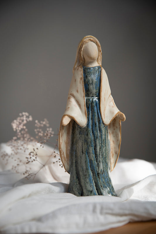 Virgen Milagrosa de cerámica