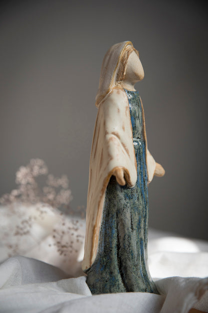 Virgen Milagrosa de cerámica