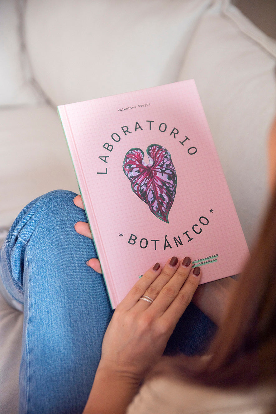 Libro Laboratorio Botánico de Valentina Trejos