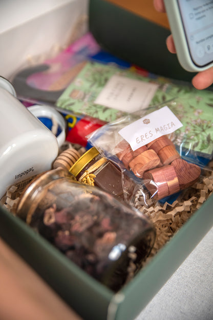 Caja Aprendo taller libera tu closet